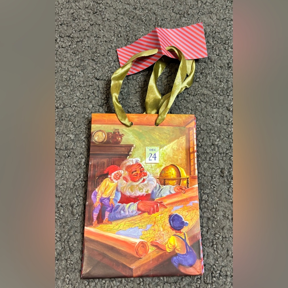 Art Licensing Santa Claus Elves Map Globe Gift Bag 4” x 6” x 2.5”
